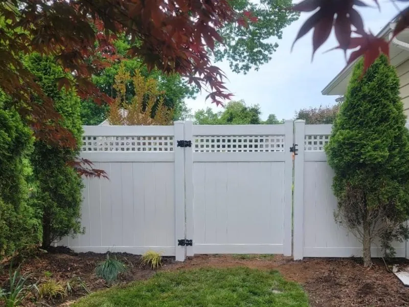 Choosing Between Wayne, NJ Privacy Fences
