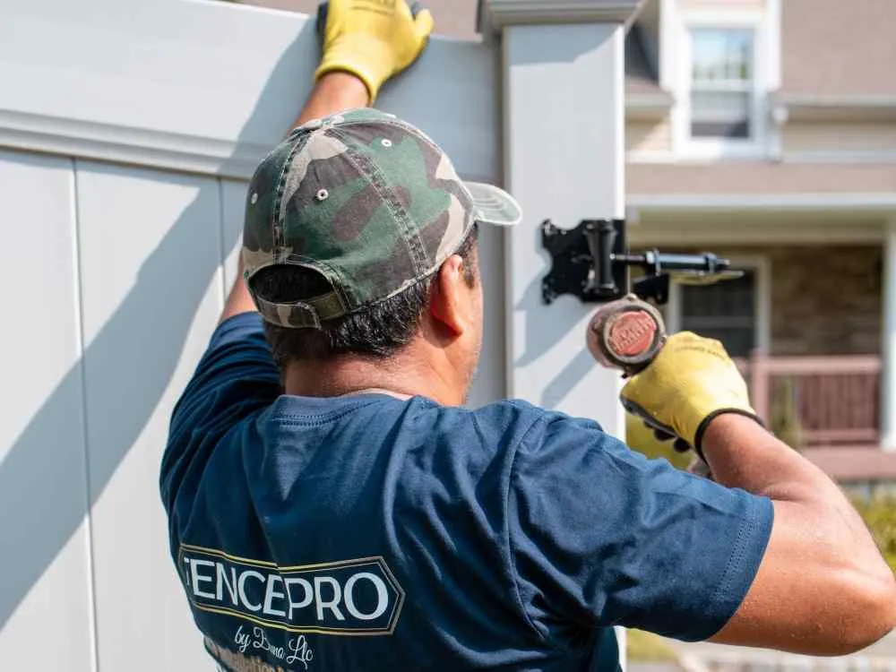 Fence Repair | How to Fix Common Issues and Extend