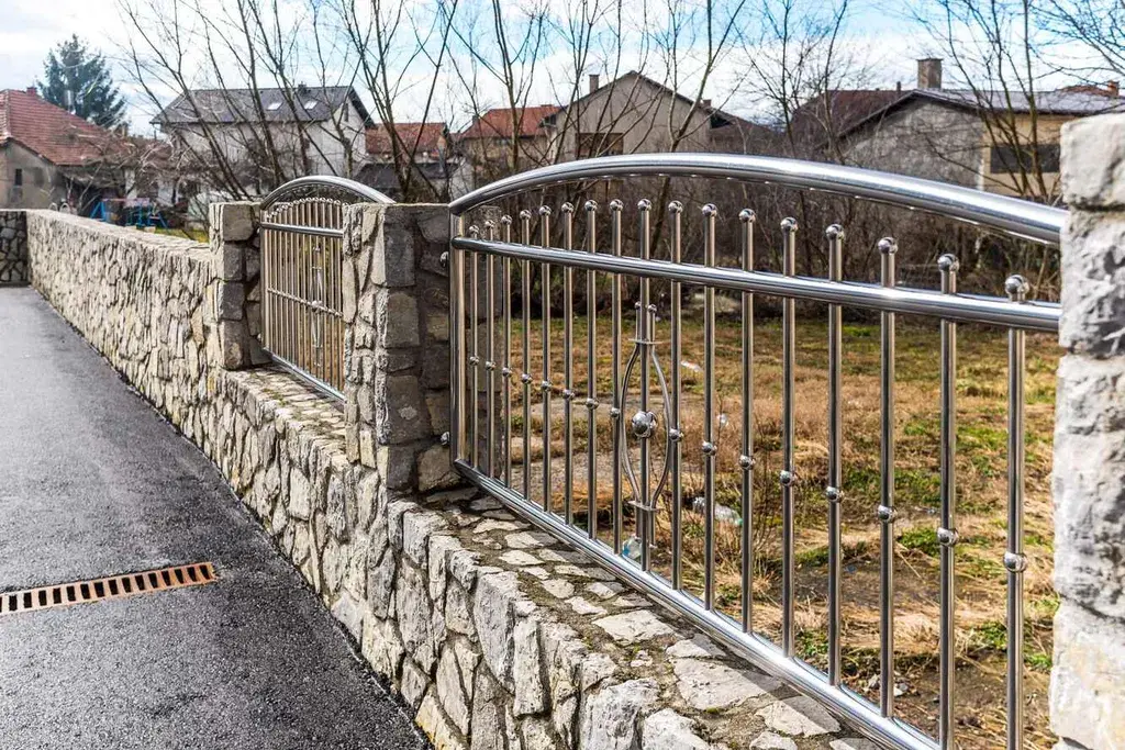 How to Install Aluminum Fence Step-by-Step Guide