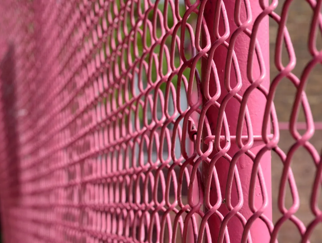 How to paint a chain link fence step-by-step guide