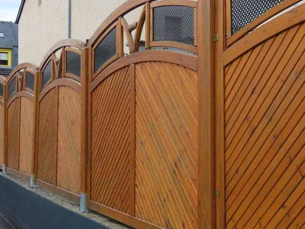Modern Wood Fence - Elegant Designs, Privacy Solutions