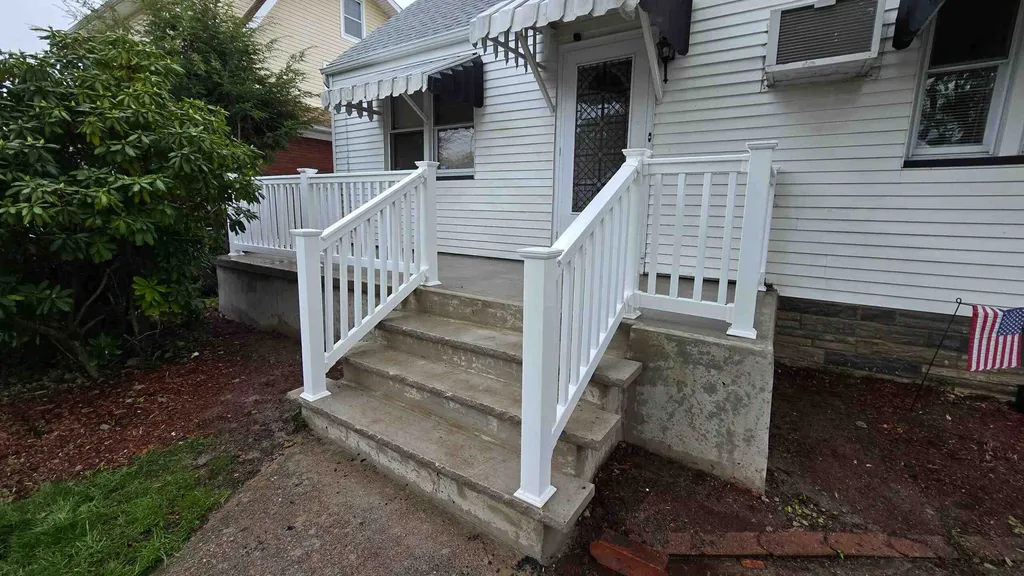 Vinyl Fences: Advantages and Considerations