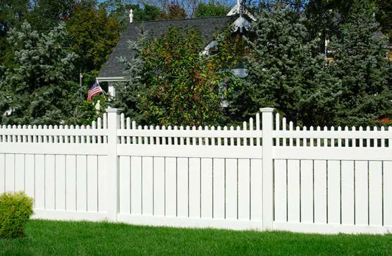 Illusions classic semi-privacy vinyl fence with framed picket top in Classic White