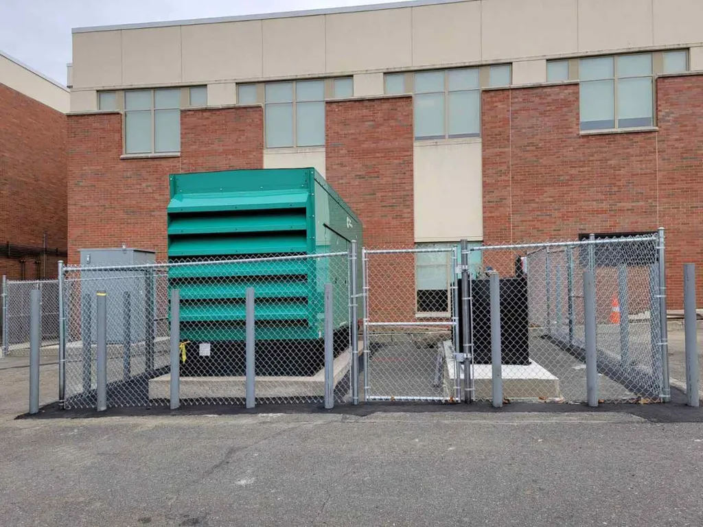 Commercial chain link fence