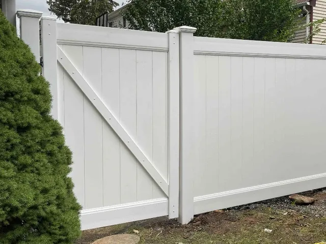 Residential vinyl fence project in northern New Jersey